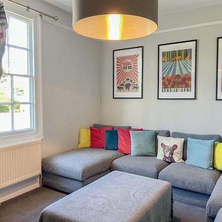 Arden Villa, Sleeps 8, Moments From The Golden Sandy Beach Of Ryde ライド エクステリア 写真