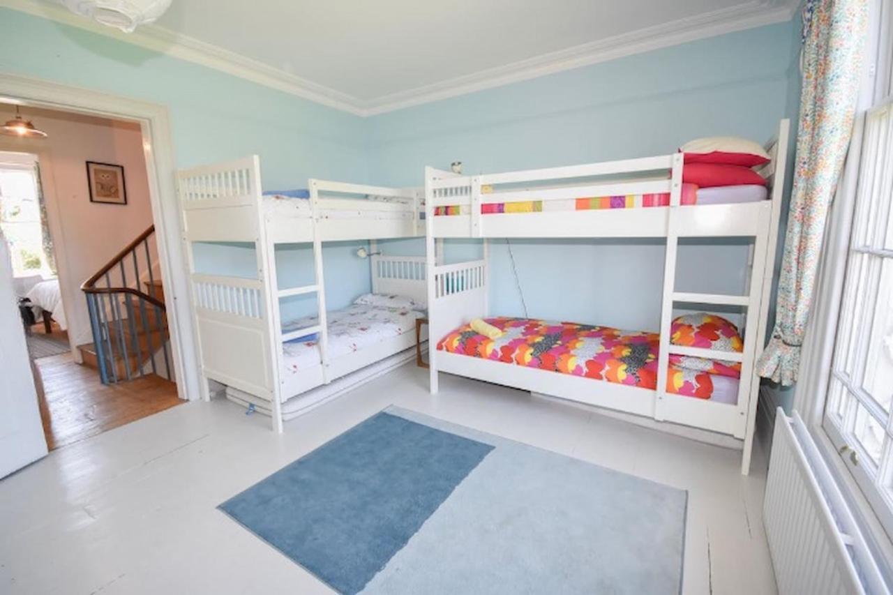 Arden Villa, Sleeps 8, Moments From The Golden Sandy Beach Of Ryde ライド エクステリア 写真