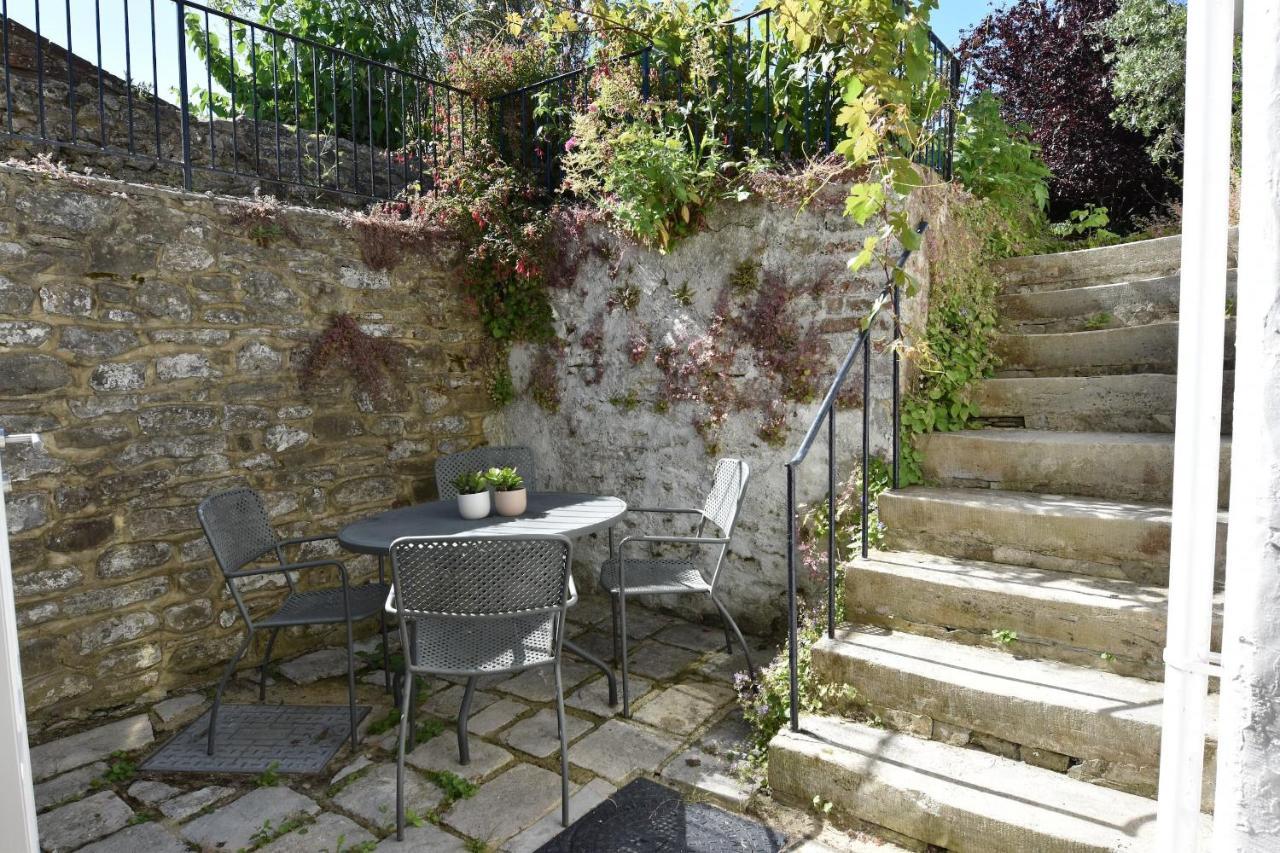 Arden Villa, Sleeps 8, Moments From The Golden Sandy Beach Of Ryde ライド エクステリア 写真