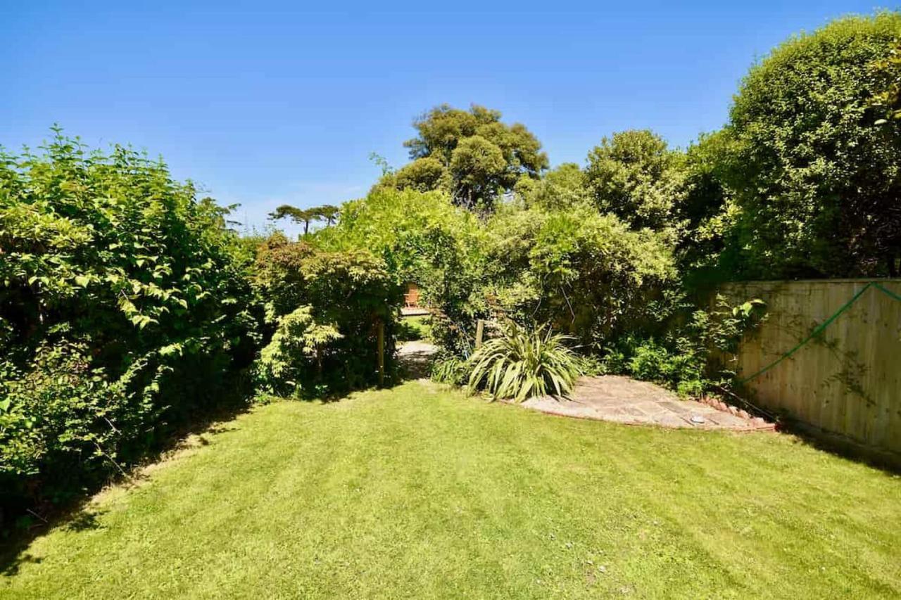 Arden Villa, Sleeps 8, Moments From The Golden Sandy Beach Of Ryde ライド エクステリア 写真