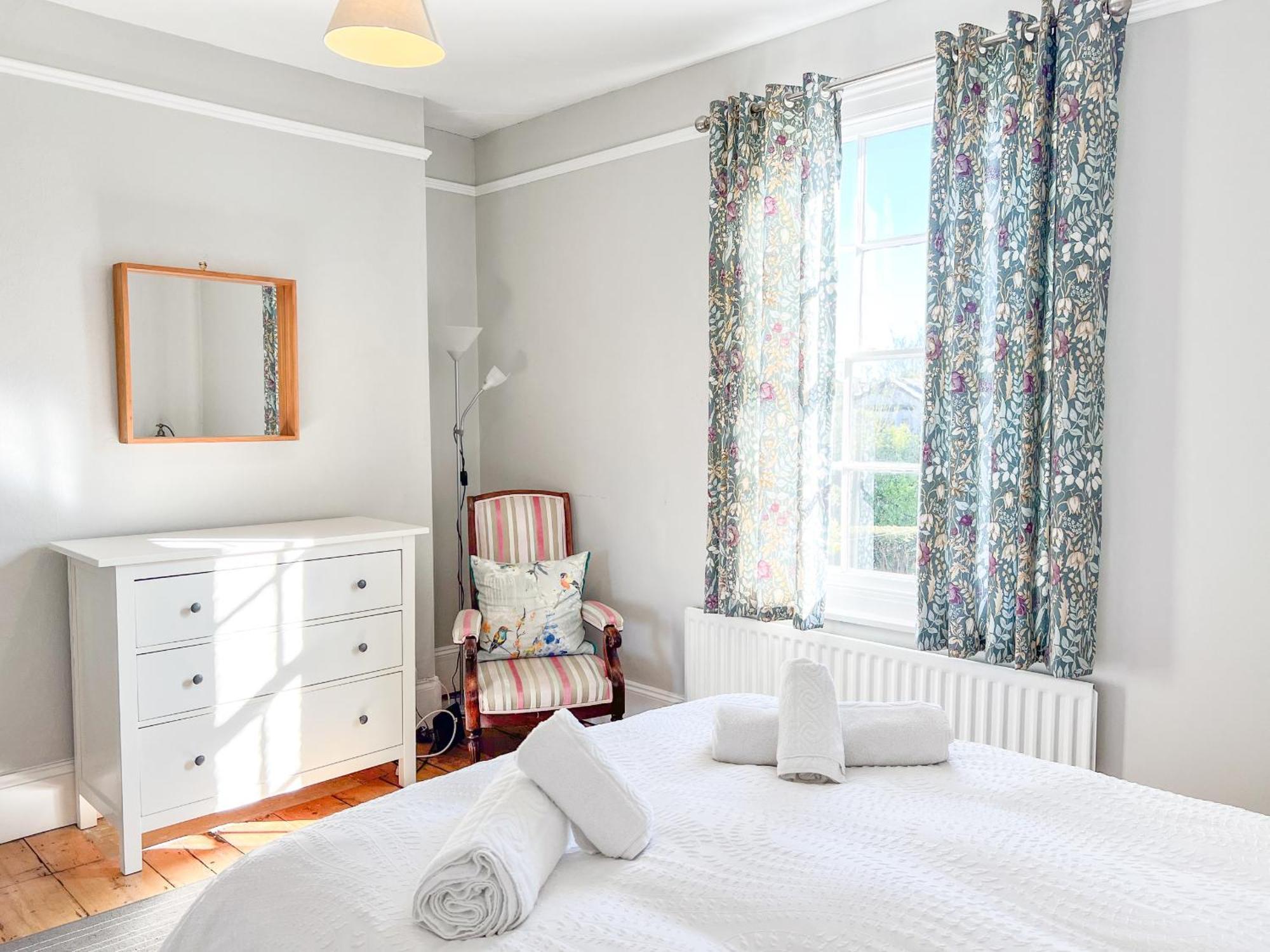 Arden Villa, Sleeps 8, Moments From The Golden Sandy Beach Of Ryde ライド エクステリア 写真